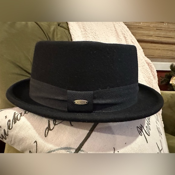 Scala Black Hat - Picture 1 of 3
